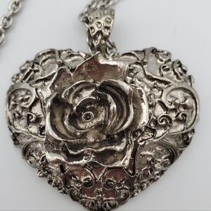 HOT DEAL!🔥 Large Chunky Silver Rose Ornate Heart Pendant Chain Necklace Hollow